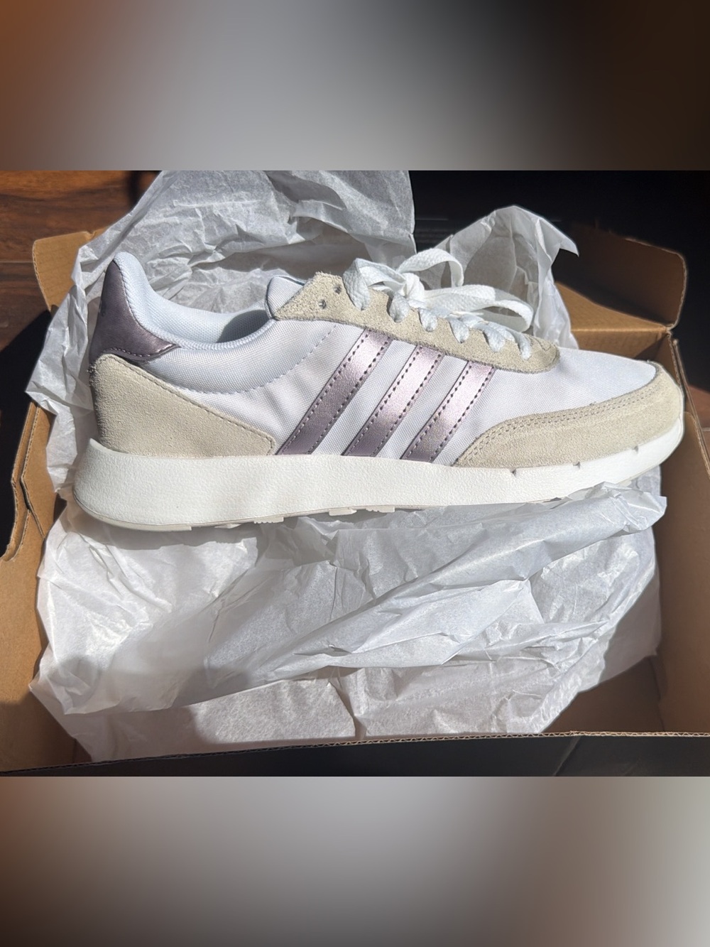 Women’s Lightweight White Sneakers with Metallic purple Stripes